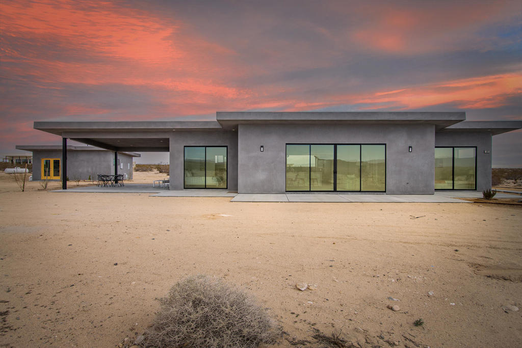 885 Sungold Avenue, Joshua Tree, CA 92252
