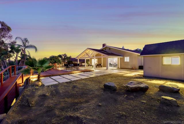 14637 Poway Mesa Dr, Poway CA: https://media.crmls.org/mediaz/b2c615e4-5c47-4ea7-b79b-8a1bef88479d.jpg