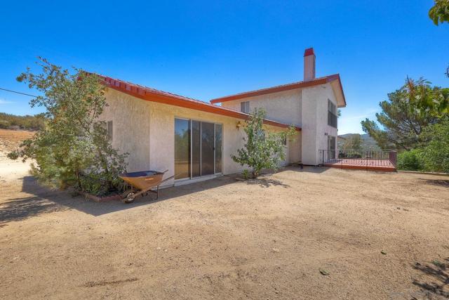 25861 E Old Julian Hwy, Ramona CA: https://media.crmls.org/mediaz/b2c621f9-be50-465a-80ce-1e3fc01c2109.jpg