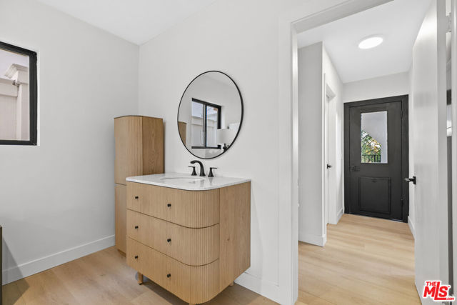 5132 Escobedo Drive, Woodland Hills CA: https://media.crmls.org/mediaz/b2c6358c-4ea3-408a-997a-a5b10c8e00d2.jpg