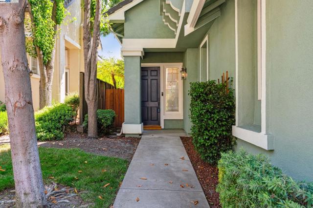 5929 Linwood Cmn, Livermore CA: https://media.crmls.org/mediaz/b2c705c4-f5cd-48b3-8977-08308b1fc5e5.jpg