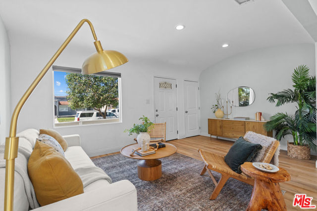 5832 South Van Ness Avenue photo 11