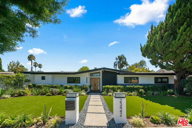 23442 Burbank Boulevard, Woodland Hills CA: https://media.crmls.org/mediaz/b2c80b6c-a6ac-4055-992f-aff0ead3fe34.jpg