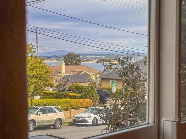 739 W Franklin Street, Monterey CA: https://media.crmls.org/mediaz/b2c8259d-31f0-452e-9a5f-dd218eaef9d3.jpg