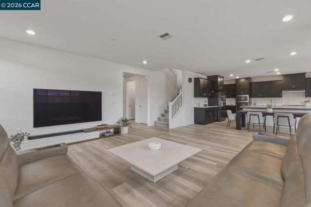 Image 4 of 55 For 5409 Spring Mountain Ln