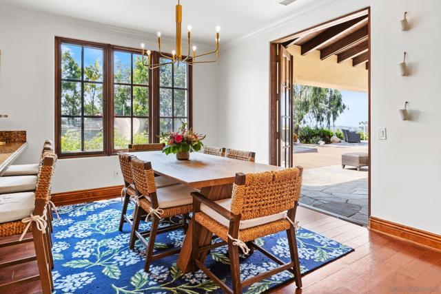 7975 Villas, San Diego CA: https://media.crmls.org/mediaz/b2c909fd-6991-49c0-816f-39a4d791a59e.jpg