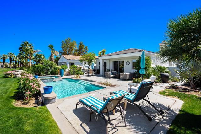 54580 Tanglewood, La Quinta CA: https://media.crmls.org/mediaz/b2c9e19f-8cfd-40d7-859d-ee2fef64c59f.jpg