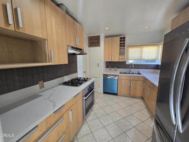 Detail Gallery Image 6 of 11 For 2931 Fairmount Ave, La Crescenta,  CA 91214 - 2 Beds | 1 Baths