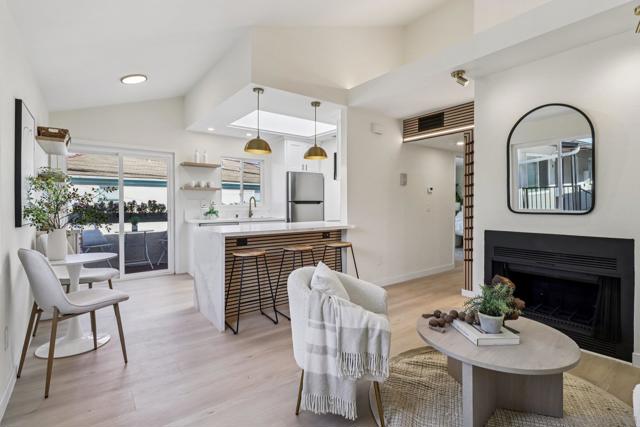 4043 Utah St, San Diego CA: https://media.crmls.org/mediaz/b2ca0d9b-5929-4d80-a30c-49059d0797ef.jpg