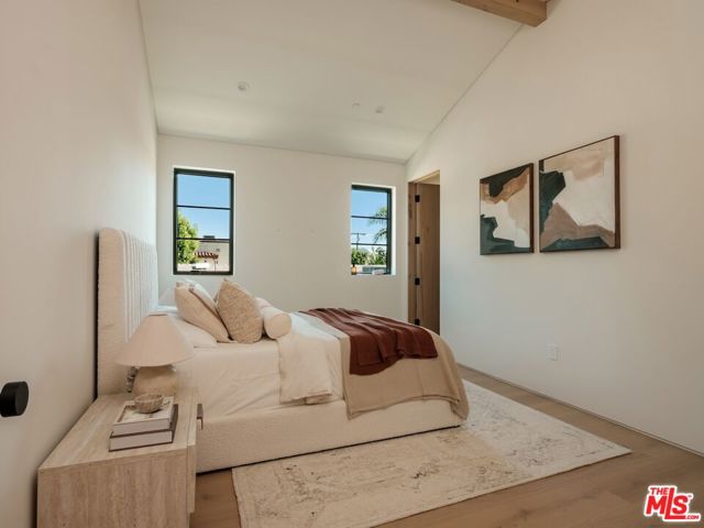 Image 48 of 69 For 11746 Blix Street