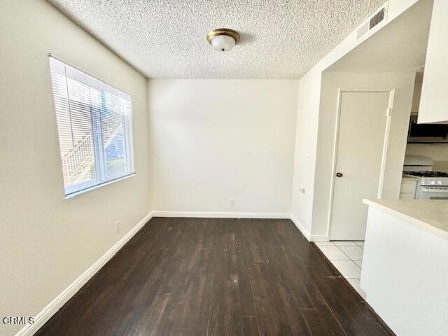 Detail Gallery Image 4 of 15 For 2603 Rudder Ave #2,  Port Hueneme,  CA 93041 - 2 Beds | 1 Baths