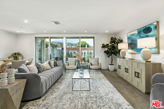 728 N Sweetzer Avenue, West Hollywood CA: https://media.crmls.org/mediaz/b2cbe54a-a39a-4c8b-a2db-5e533ccf0763.jpg