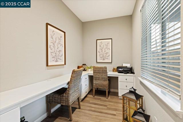 369 Parkfield Way, Oakley CA: https://media.crmls.org/mediaz/b2cbf232-5d79-4038-82e6-5fee6e9a183c.jpg