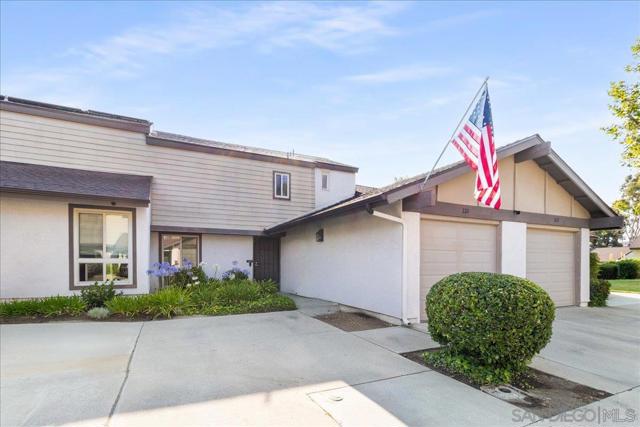 220 Eveningside Gln, Escondido CA: https://media.crmls.org/mediaz/b2cc600c-700b-465a-bfa4-2519c42dd5cf.jpg