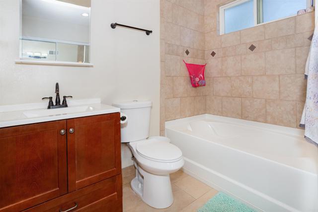 15656 Davis Cup Lane, Ramona CA: https://media.crmls.org/mediaz/b2cc965c-ac56-4216-aac3-813a85579ef4.jpg