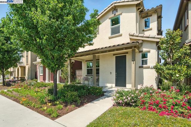 218 Stratus Cmn, Livermore CA: https://media.crmls.org/mediaz/b2ccadc9-f7f9-49dc-8caf-e73ca12b8ed8.jpg