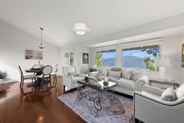 31475 Via Las Rosas, Carmel Valley CA: https://media.crmls.org/mediaz/b2ccaf9f-73de-4389-bad0-8179f49025d7.jpg