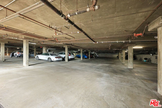 Image 18 of 24 For 1818 Vassar Street