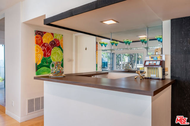 2870 Angelo Drive, Los Angeles CA: https://media.crmls.org/mediaz/b2cd1a71-acde-46ae-8251-64c485f4c1b5.jpg