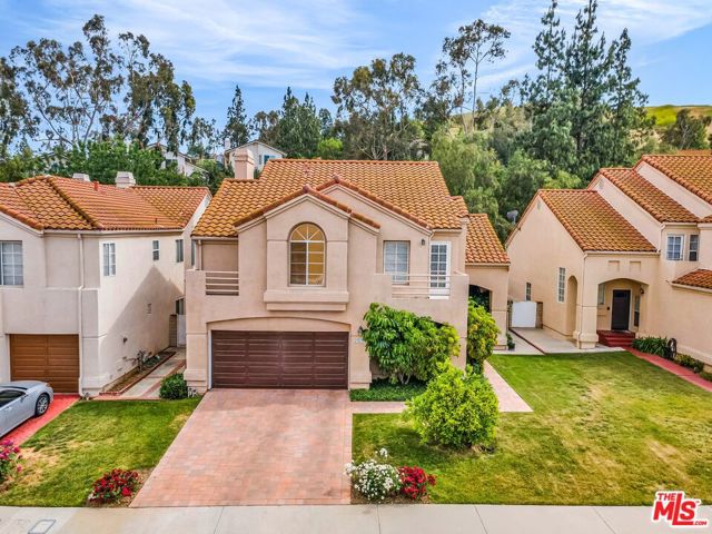 23234 Valerio Street, West Hills CA: https://media.crmls.org/mediaz/b2cd51e3-73dd-425a-b194-f3e1bacf2f3a.jpg
