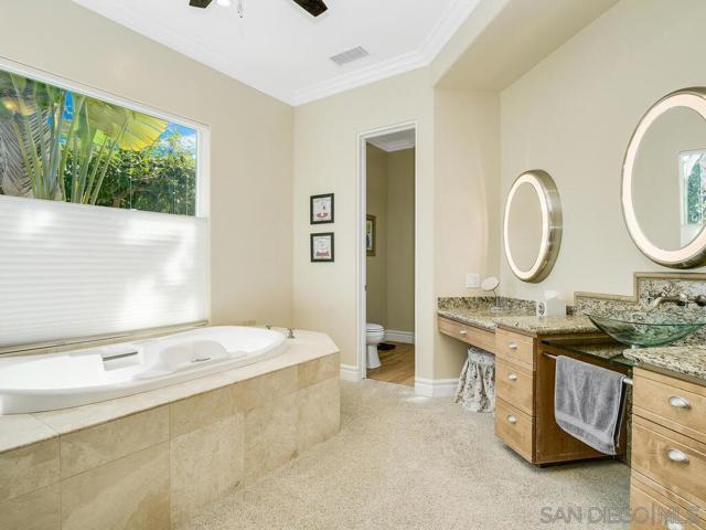 Image 13 of 72 For 2807 Crest Dr