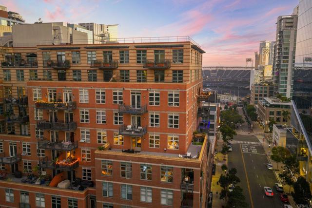 877 Island Avenue, San Diego CA: https://media.crmls.org/mediaz/b2ce5640-4d95-4c74-b984-ec812b590abd.jpg