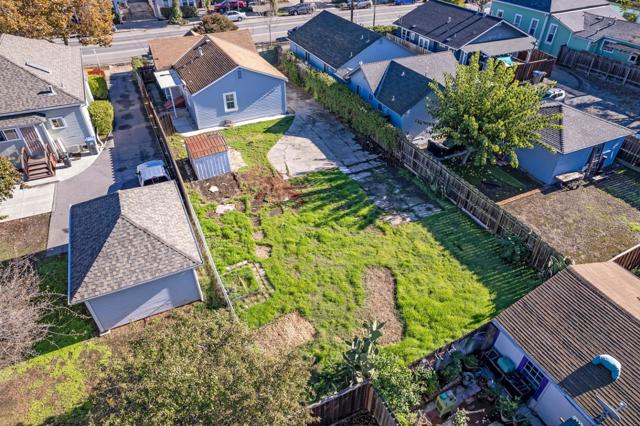 937 S 7th Street, San Jose CA: https://media.crmls.org/mediaz/b2ce59bf-bcdd-4789-a343-c5d65054248d.jpg