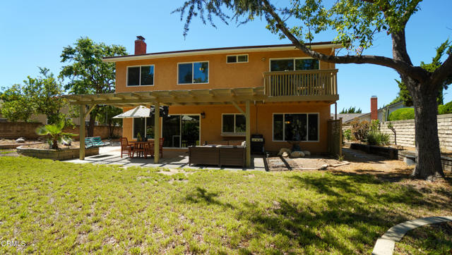 718 Pamela Wood Street, Thousand Oaks CA: https://media.crmls.org/mediaz/b2ce8b9a-d7e1-4321-9ac7-996f74400248.jpg