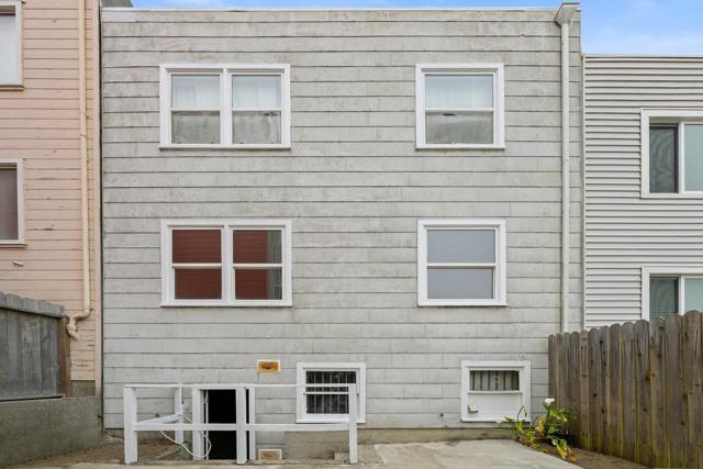 509 44th Avenue, San Francisco CA: https://media.crmls.org/mediaz/b2cf3cfe-aec9-4c99-84b8-43ac4f796a8e.jpg