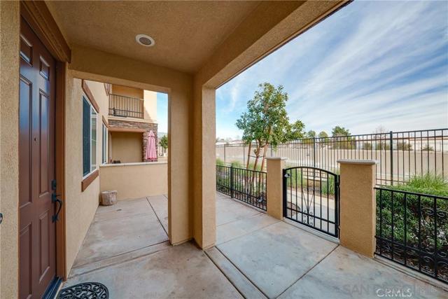 8011 City View Pl, Rancho Cucamonga CA: https://media.crmls.org/mediaz/b2d005e3-8dce-42cc-8ad2-fa7d5877bb14.jpg