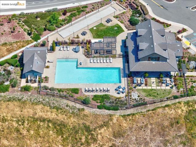 2712 Via Vicenza, San Ramon CA: https://media.crmls.org/mediaz/b2d05179-2632-4ff5-89ae-fc93b72e1772.jpg