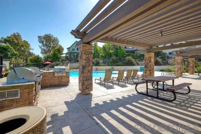 1376 Normandy Dr, Chula Vista CA: https://media.crmls.org/mediaz/b2d0eb70-abe1-4cf0-8921-ed7eb4246e87.jpg