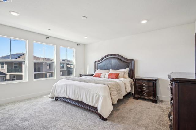 Image 34 of 60 For 37450 Watersail Way