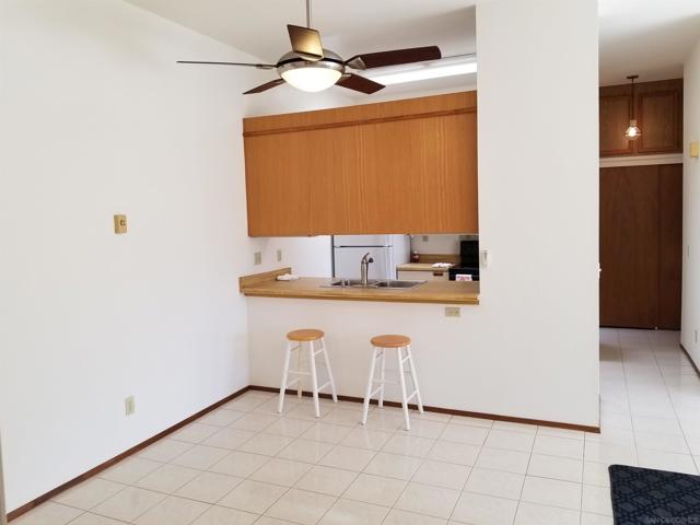 8328 Regents Rd, La Jolla CA: https://media.crmls.org/mediaz/b2d1f0a8-5577-45c3-9b5c-8b2c015c6e7a.jpg
