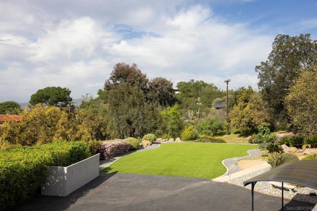 16204 Orchard Bend Rd, Poway CA: https://media.crmls.org/mediaz/b2d20f24-77f1-4471-8907-b53b28283772.jpg
