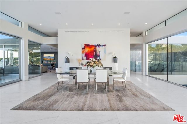 1620 Carla, Beverly Hills CA: https://media.crmls.org/mediaz/b2d24021-2202-4d09-b8fa-2e04275f5c7b.jpg