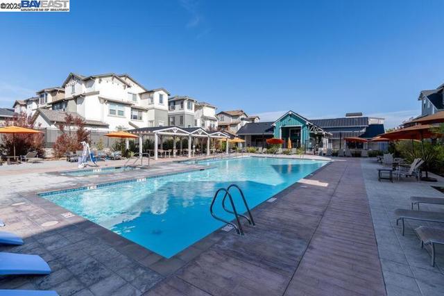 37468 Bowline Rd, Newark CA: https://media.crmls.org/mediaz/b2d249e6-690e-4649-b340-5f88b6aff205.jpg