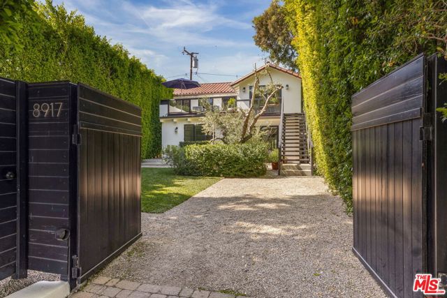 8917 Dorrington Avenue, West Hollywood CA: https://media.crmls.org/mediaz/b2d25ba7-1f5c-4009-a935-42c81249f4df.jpg