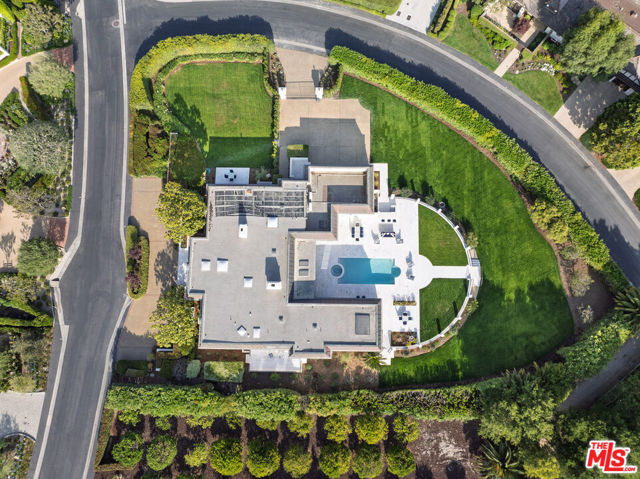 2125 Birnam Wood Drive, Santa Barbara CA: https://media.crmls.org/mediaz/b2d32eb8-13e7-4b3b-8ca4-3060ae98f996.jpg