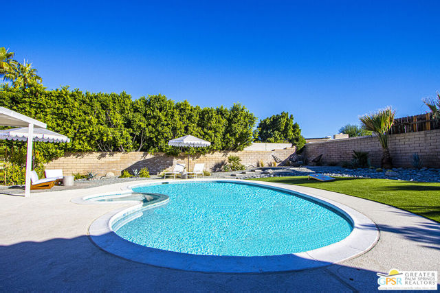 72827 Haystack Road, Palm Desert CA: https://media.crmls.org/mediaz/b2d34431-dcc1-4b21-a6f9-5d9ef98e2d24.jpg
