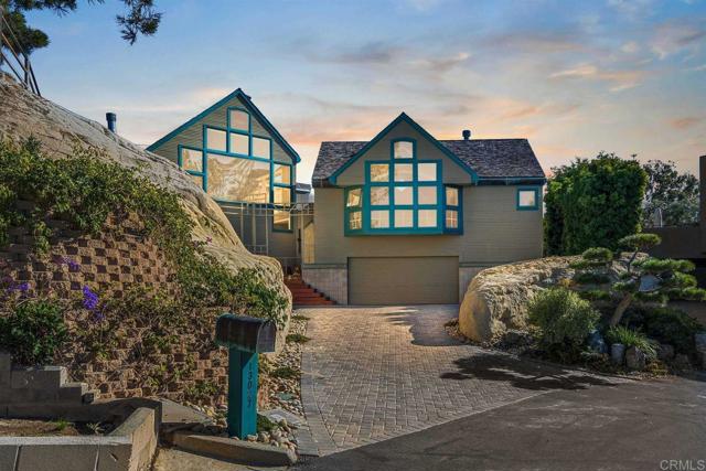 Detail Gallery Image 2 of 17 For 13027 via Latina, Del Mar,  CA 92014 - 4 Beds | 3 Baths