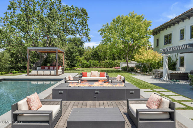 2259 Melford Court, Westlake Village CA: https://media.crmls.org/mediaz/b2d396c0-3ea4-49fb-9609-3592909bef1e.jpg