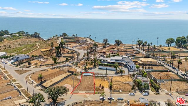 15300 Earlham Street, Pacific Palisades CA: https://media.crmls.org/mediaz/b2d44b54-d332-47a4-bb7f-c7fffdcbb62e.jpg