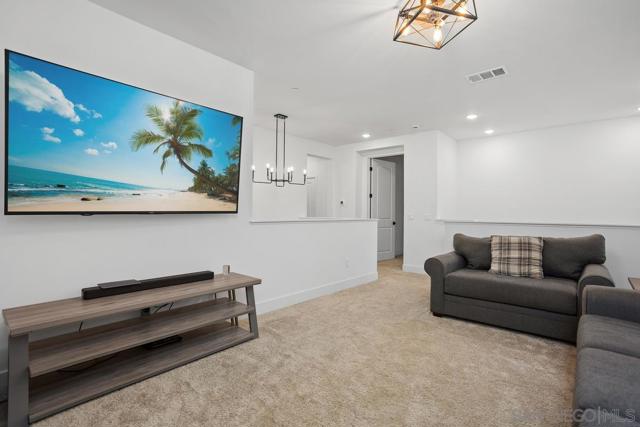 35505 Orchard Trails, Fallbrook CA: https://media.crmls.org/mediaz/b2d46688-5658-4c9e-930f-62311282f2d2.jpg