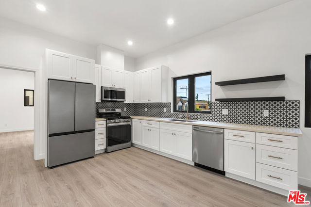 8931 Hubbard Street, Culver City CA: https://media.crmls.org/mediaz/b2d4dd63-ae3d-416f-96da-213707686177.jpg