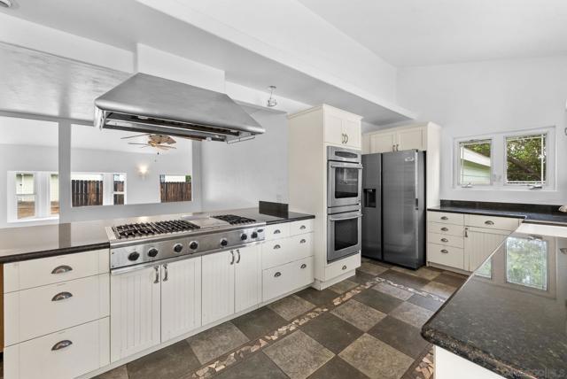 11507 Pinehurst Drive, Lakeside CA: https://media.crmls.org/mediaz/b2d4fe56-1e8a-4e04-9285-44200a24af26.jpg