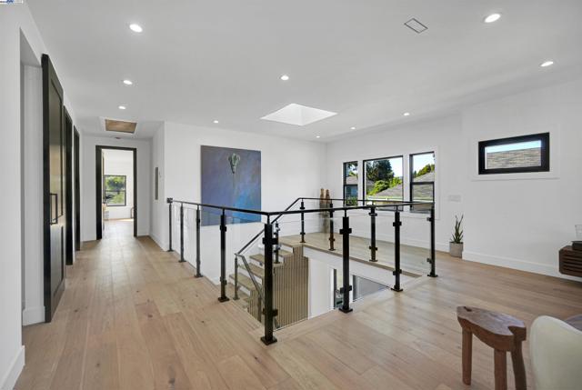 5229 Miles Ave, Oakland CA: https://media.crmls.org/mediaz/b2d54995-c954-44be-a6f6-4f0eb7784589.jpg