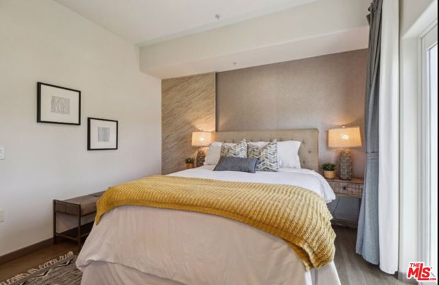 903 S New Hampshire Avenue, Los Angeles CA: https://media.crmls.org/mediaz/b2d573d0-a1d4-4dd9-b1b9-b4c0509489b9.jpg