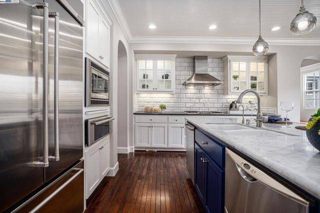 1049 S WEDGEWOOD DR, San Ramon CA: https://media.crmls.org/mediaz/b2d60516-c6c4-4258-89dc-76dbda7101cf.jpg