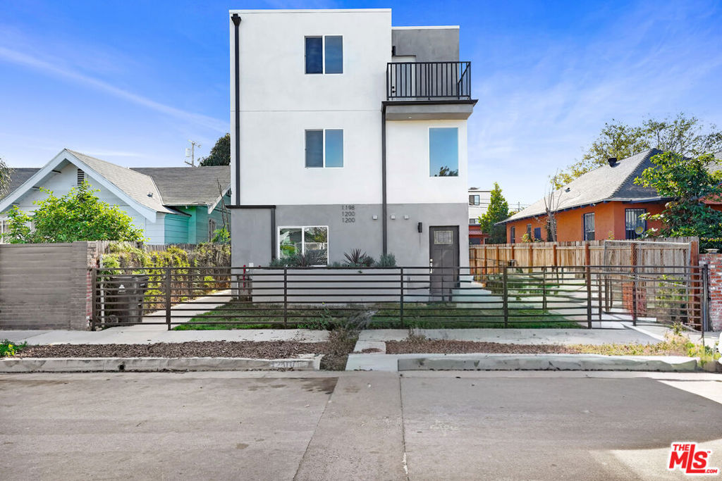 1200 W 38th Street